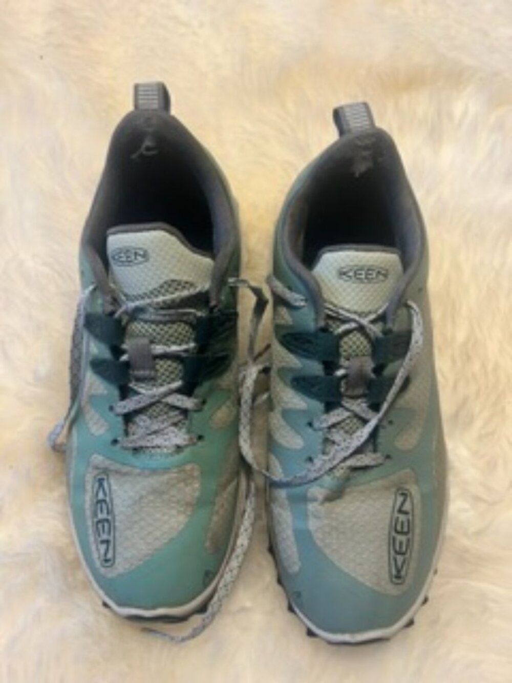 Keen Dry Waterproof Hiking/Tennis shoes, women's size 8, green
